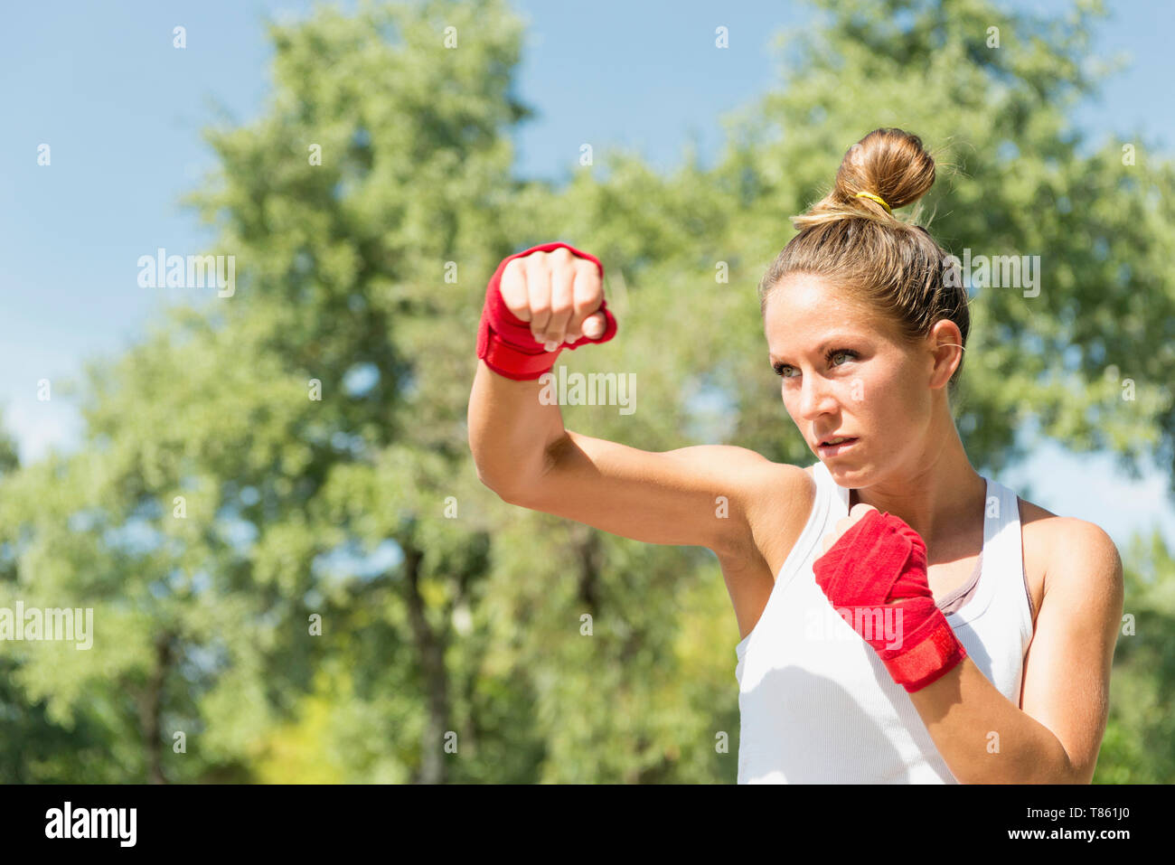 Kickboxen Training im Freien Stockfoto