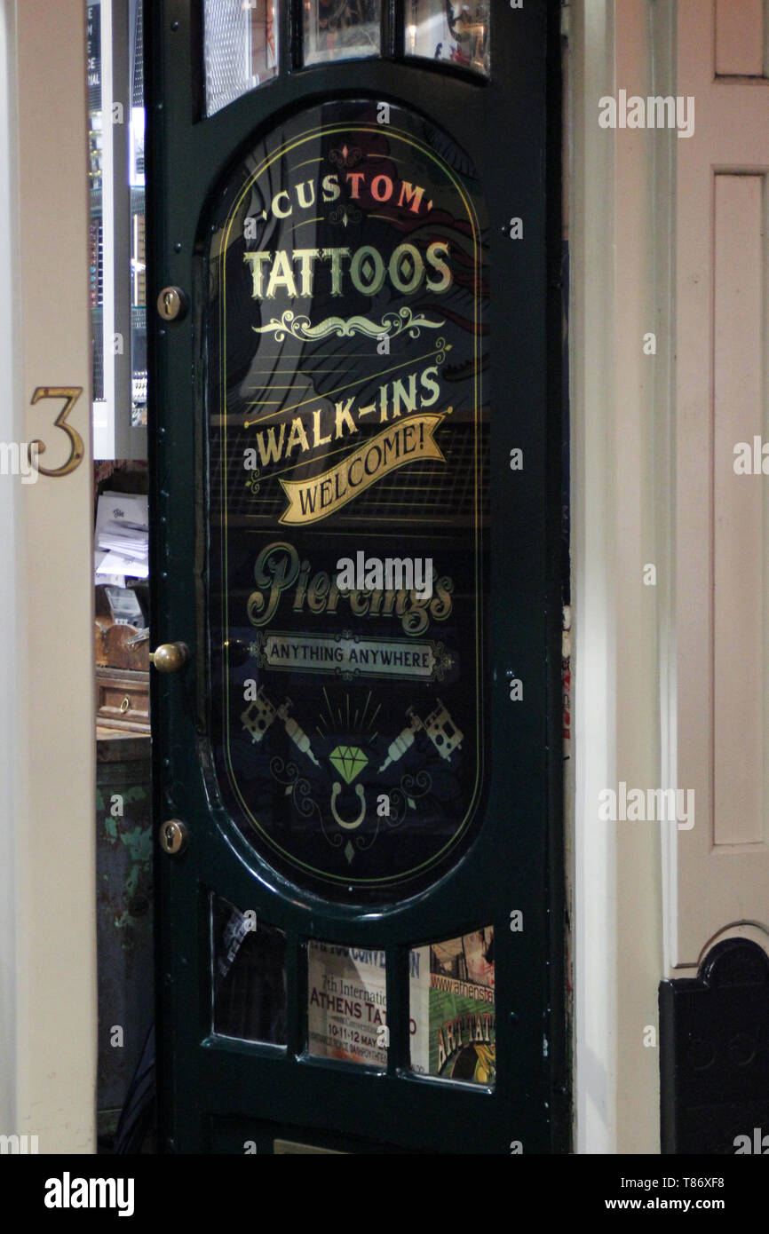 Die 3 Sünden Tattoo Studio Eingang in Amsterdam, Holland Stockfoto
