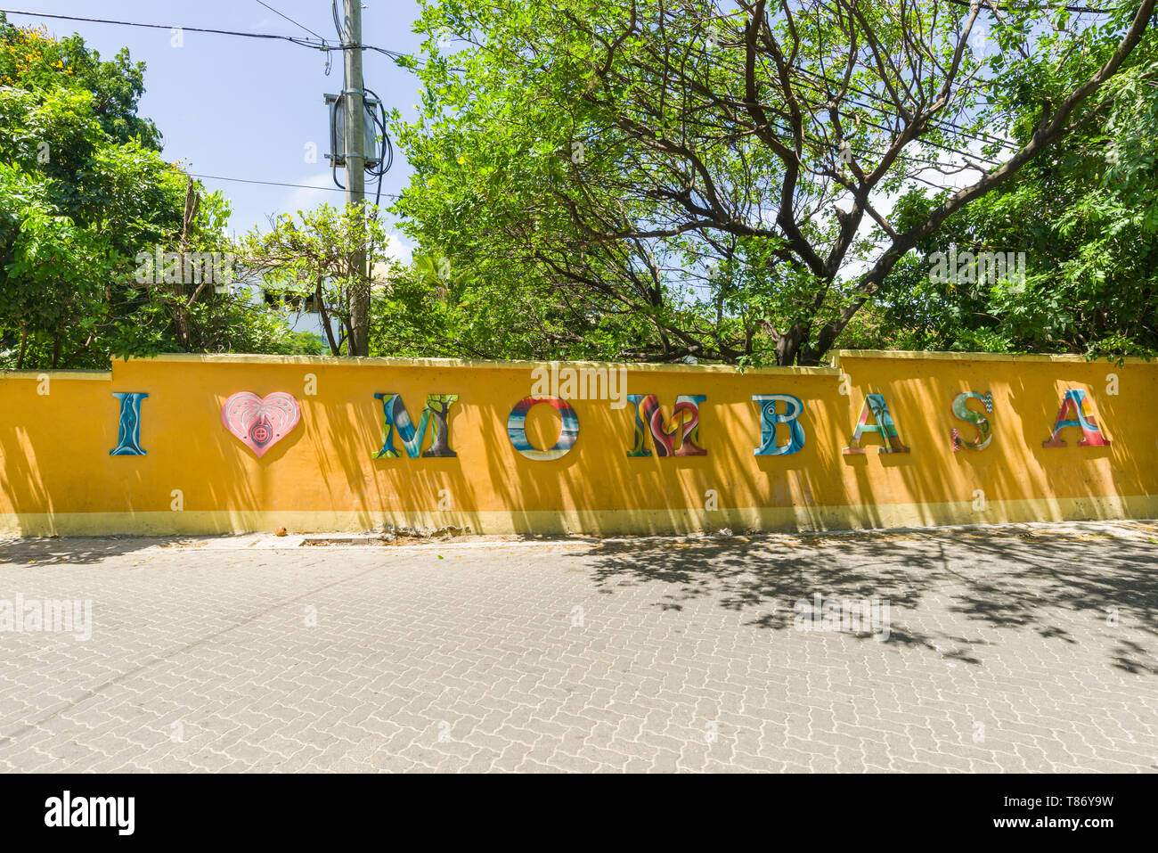 Ich liebe Herzen Mombasa Mombasa oder ich Zeichen an der Wand in der Nähe der Altstadt von der Stadt Mombasa, Kenia Stockfoto