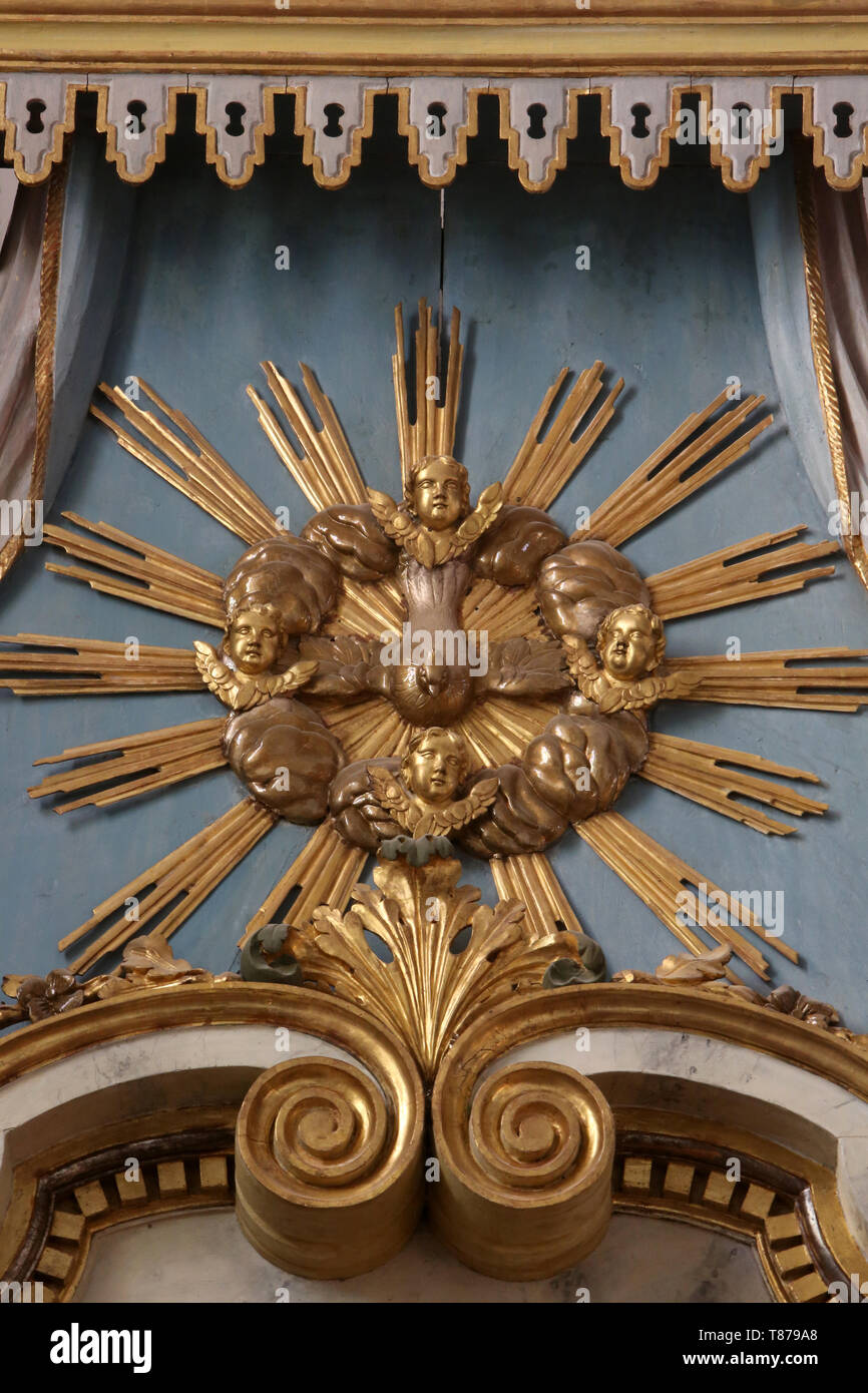 Le Saint-Esprit représenté par la colombe. Eglise Saint-Gervais et Musée. Saint-Gervais-les-Bains. / Kirche von St. Gervais und St. Protais. Sa Stockfoto