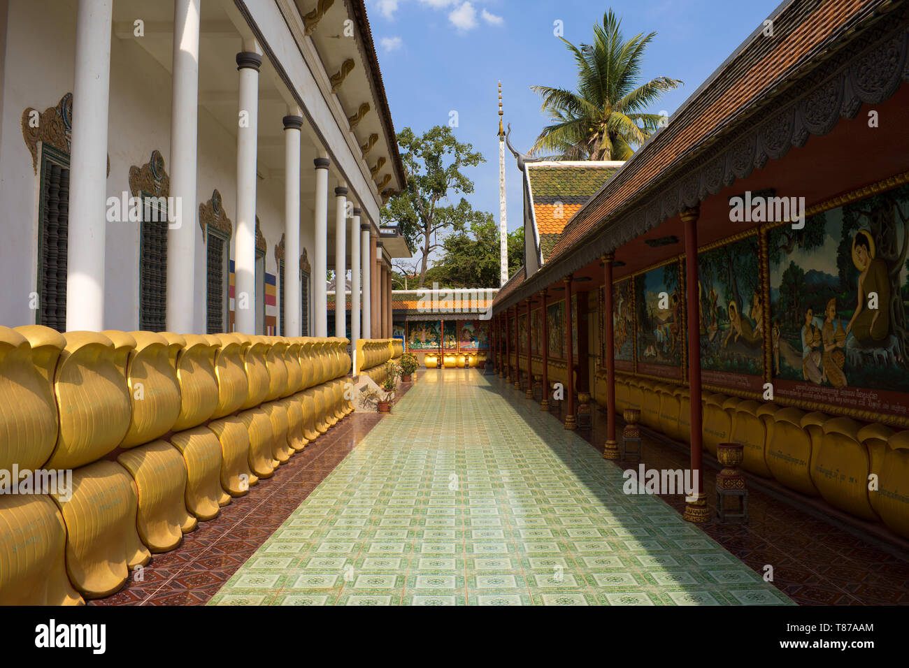 Galerie im Wat Preah Prom Rath Tempel, Siem Reap, Kambodscha Stockfoto