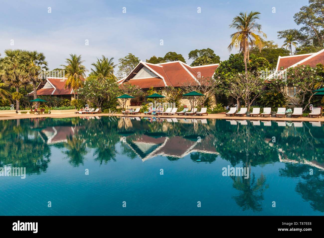 Kambodscha, Siem Reap, Grand Hotel d'Angkor, Schwimmbad Stockfoto