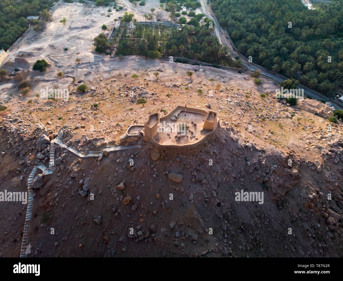 Dhayah Fort in Ras Khaimah Emirat in den VEREINIGTEN ARABISCHEN EMIRATEN Antenne Top View Stockfoto