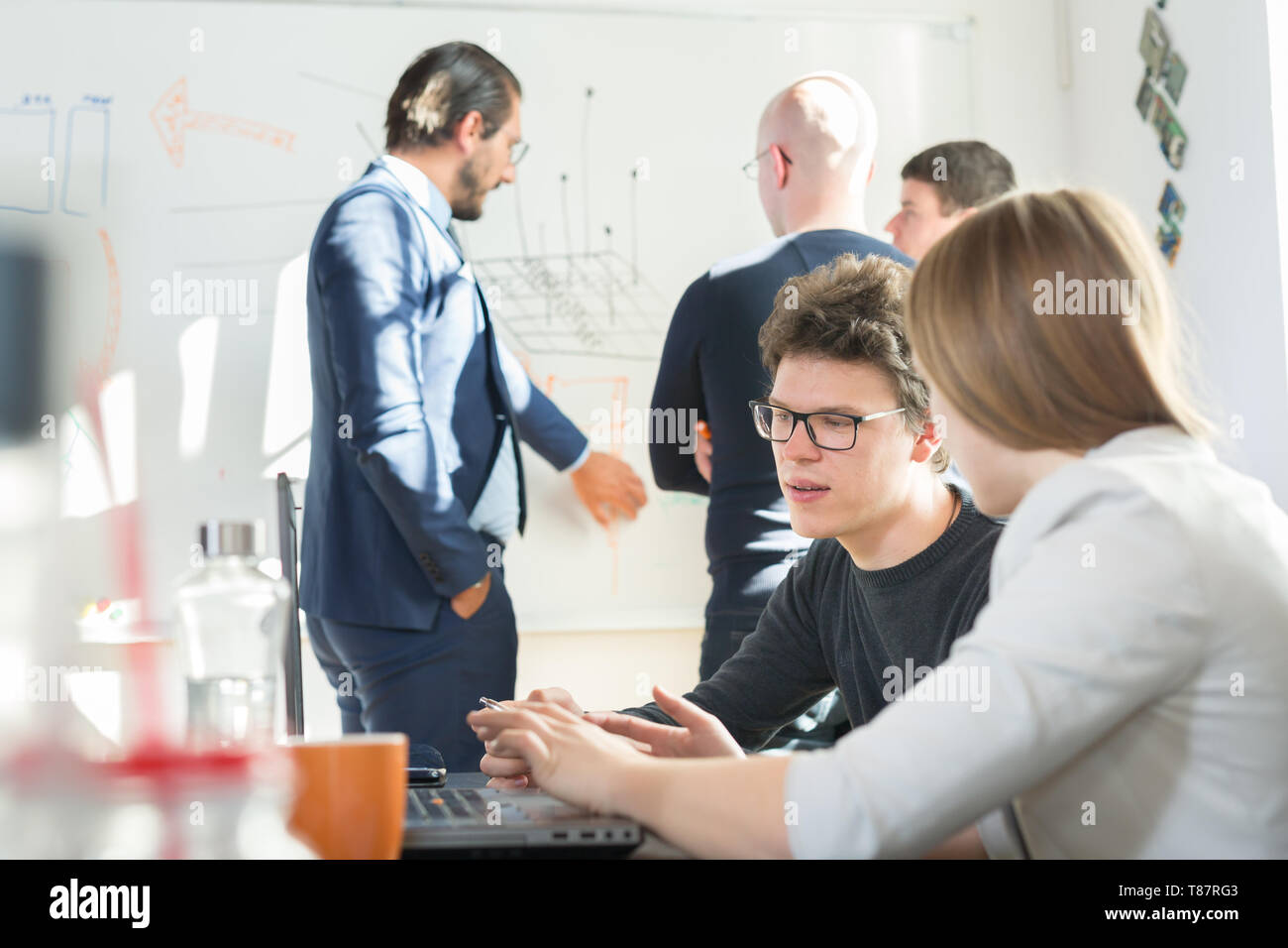 Entspannte IT Business Startup Unternehmen Team Meeting. Stockfoto