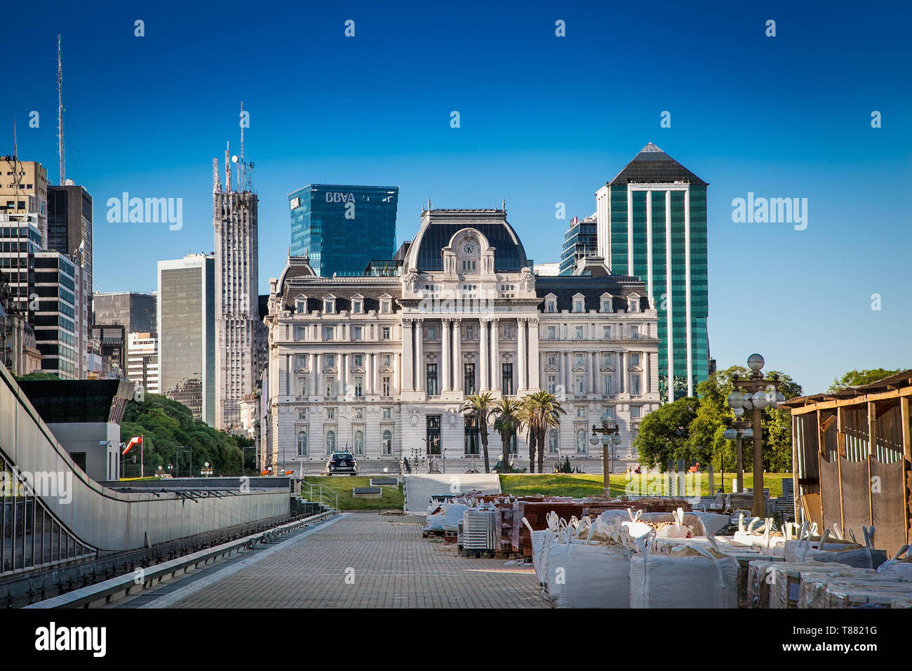 Buenos Aires Argentinien - Dec 25, 2018: Buenos Aires - Dec 25, 2018: Die neoklassizistische Fassade des Nestor Kirchner kulturellen Zentrum an der Plaza de Ma Stockfoto