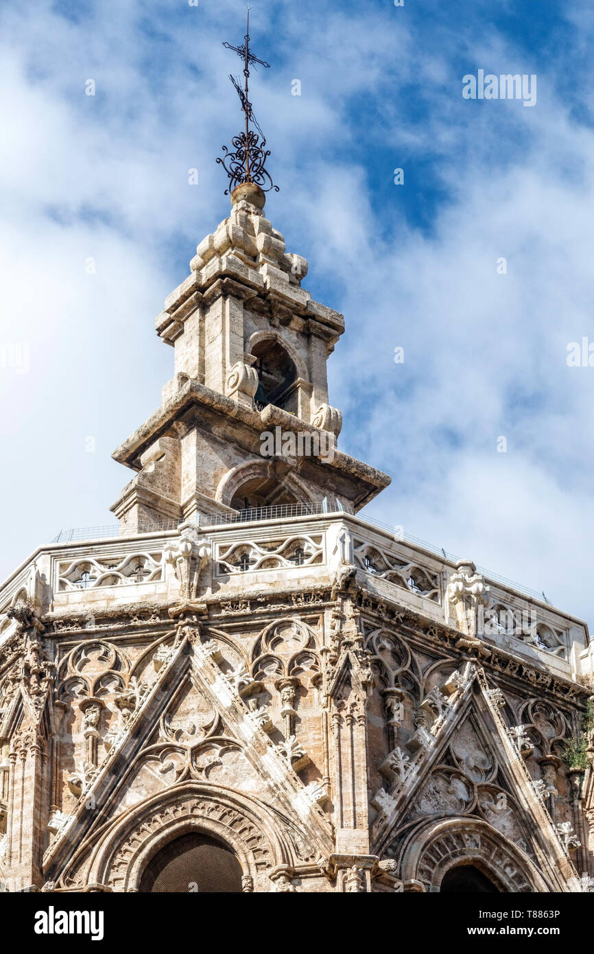 Spanien Fassade der Kathedrale von Valencia Turm von El Miguelete, mittelalterliches Alter gotische Architektur Detail Stockfoto
