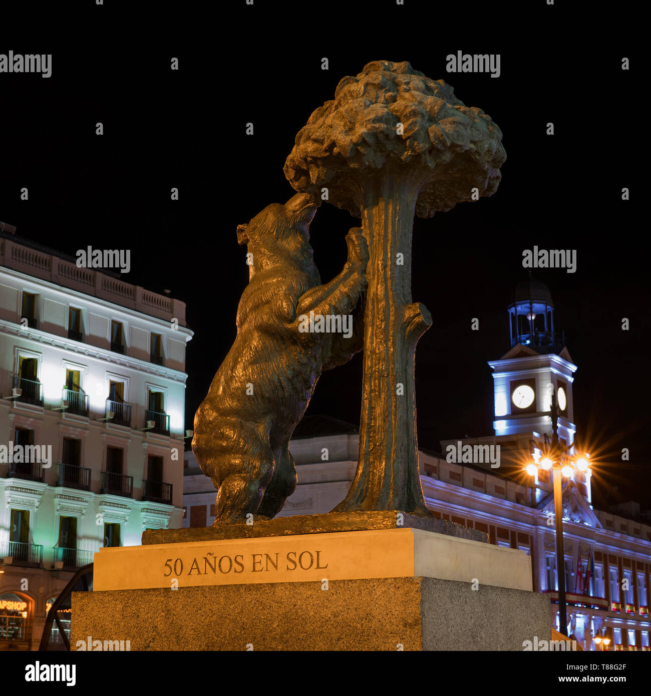 Die Statue des Bären und des Erdbeerbaumes (La Osa y el Madroño), Plaza Puerta del Sol, Madrid, Spanien Stockfoto