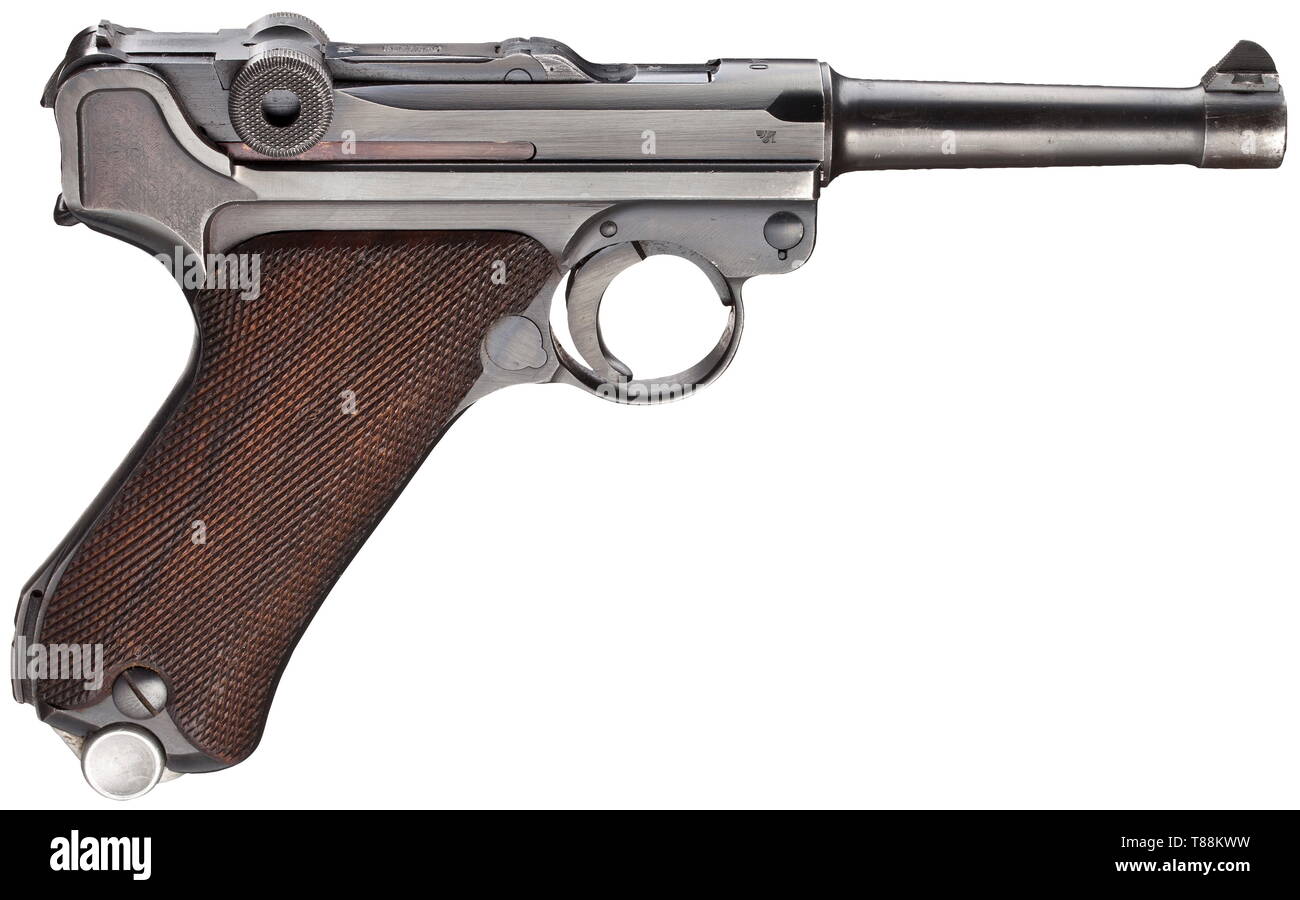 Eine Pistole 08 Mauser 1940, Polizei, Cal. 9 mm Parabellum, nein. 4331 x. Übereinstimmende Nummern einschließlich schlagbolzen. Matt Bohrung. Zivile Nachweis Mark Adler/N. Schiwy Sicherheit. Mauser Faß auf vorderen Kippschalter link. Polizei Akzeptanzzeichen eagle/Hakenkreuz/L. Original Blaufärbung mit Gebrauchsspuren an der vorderen linken Seite des Zylinders und Abdeckplatte. Nussbaum dunkel grip Panels nur mit Abnahme Mark Adler/655. Passend nummerierten, gebläute Sheet Metal Magazin mit '1' markiert. Sehr guter Zustand. Erwerbsscheinpflichtig. historischen, geschichtlichen, ordnance Waffe, service Waffe,, Additional-Rights - Clearance-Info - Not-Available Stockfoto