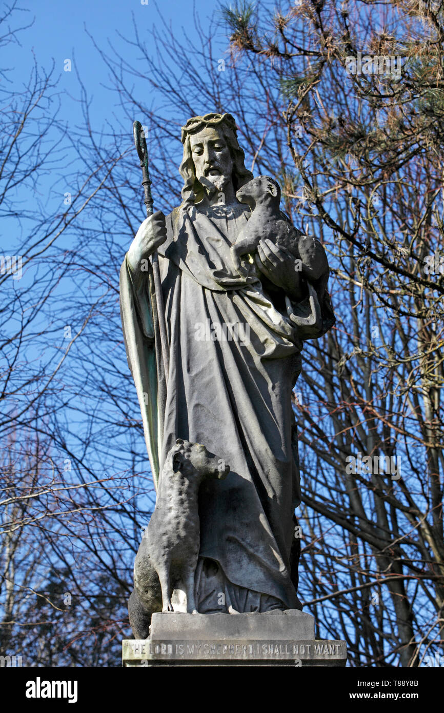Der Herr ist mein Hirte statue Denkmal. Roath Friedhof, Cardiff, Wales, Großbritannien Stockfoto