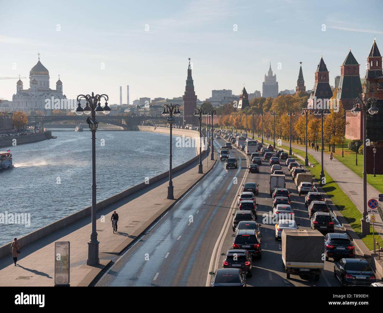 Sonnigen Sommertag Moskau River Bay Kreml Panorama. Stockfoto