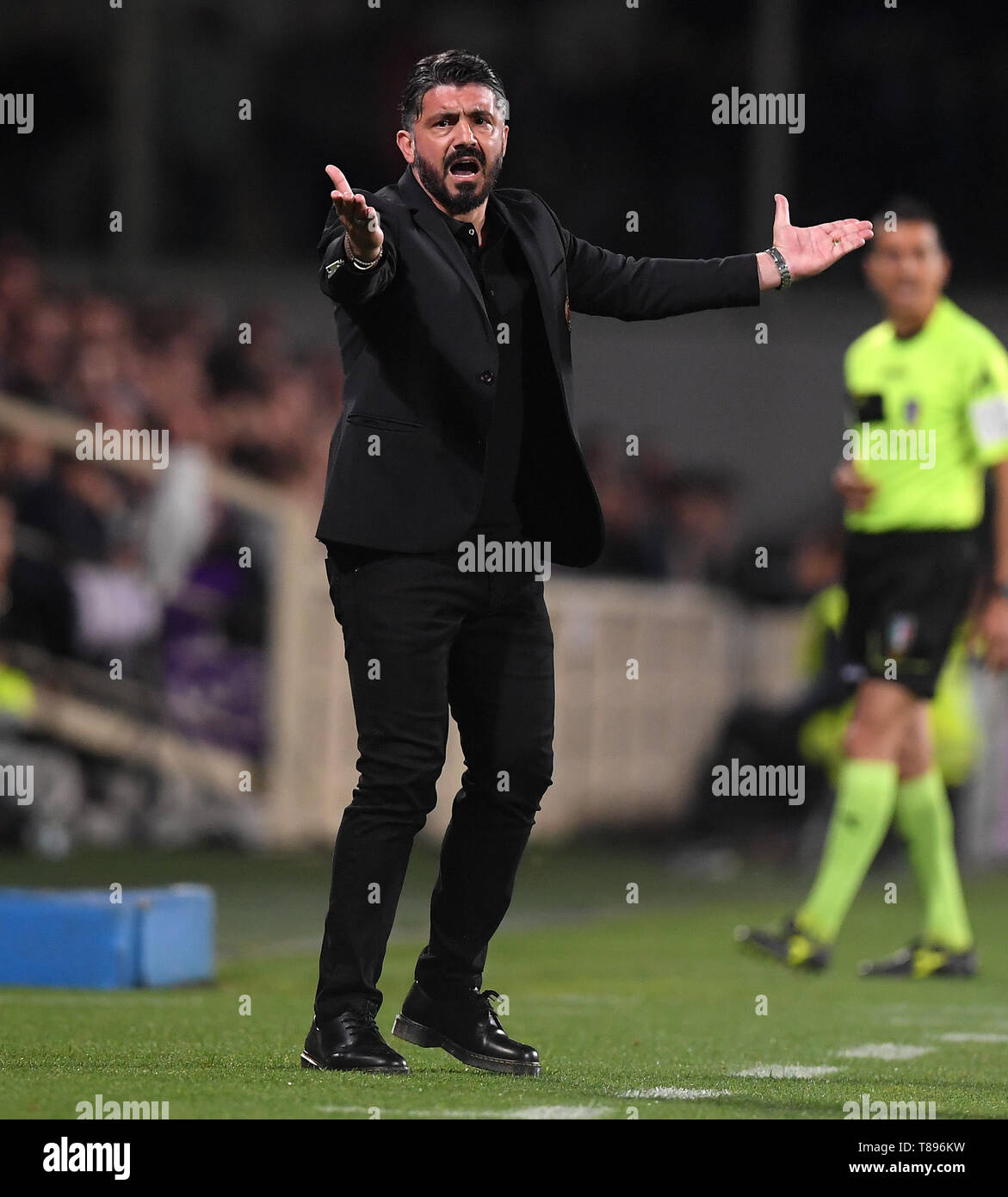 Florenz, Italien. 11. Mai, 2019. Der AC Mailand ist Haupttrainer Gennaro Gattuso reagiert während einer Serie ein Fußballspiel zwischen Fiorentina und AC Mailand in Florenz, Italien, Mai. 11., 2019. Fiorentina verloren 0-1. Credit: Alberto Lingria/Xinhua/Alamy leben Nachrichten Stockfoto