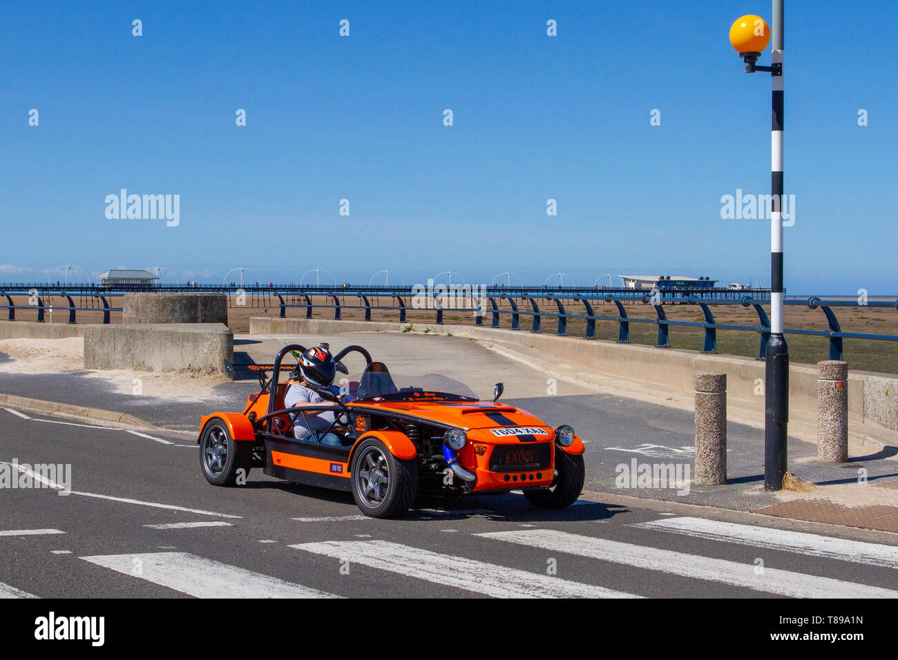 2016 rot-schwarzes Kit Car MEV Exocet-Benscar an der Southport Promenade, Merseyside. Mai 2019. Stockfoto