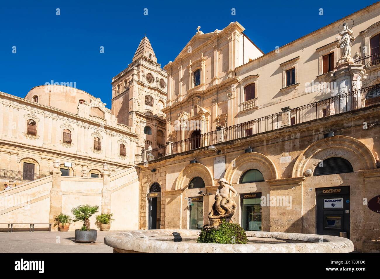 Italien, Sizilien, Noto, UNESCO-Weltkulturerbe, San Francesco d'Assisi all'Immacolata Kirche und Kloster Santissimo Salvatore Stockfoto