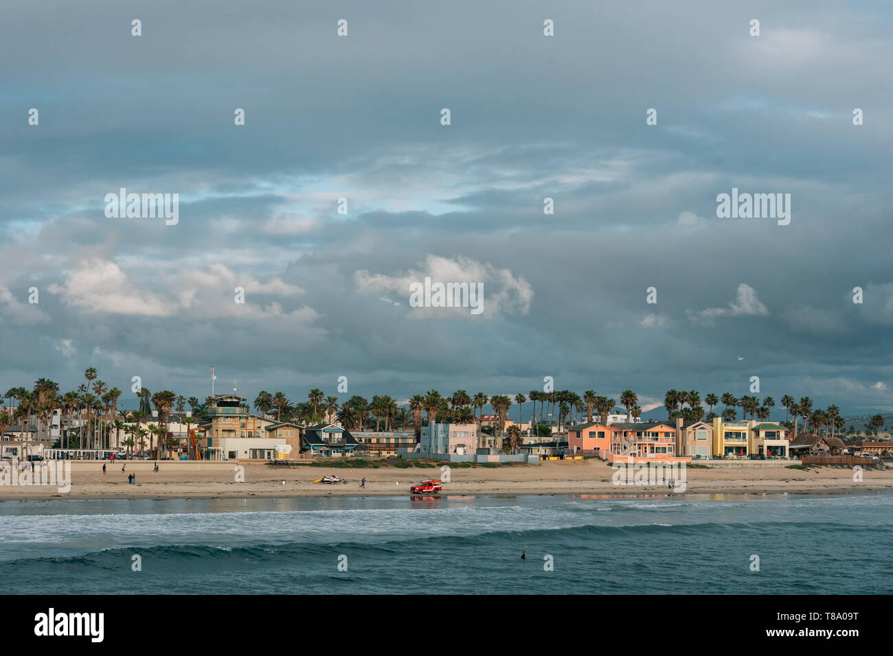 Dramatische Himmel über dem Strand in Imperial Beach, in der Nähe von San Diego, Kalifornien Stockfoto