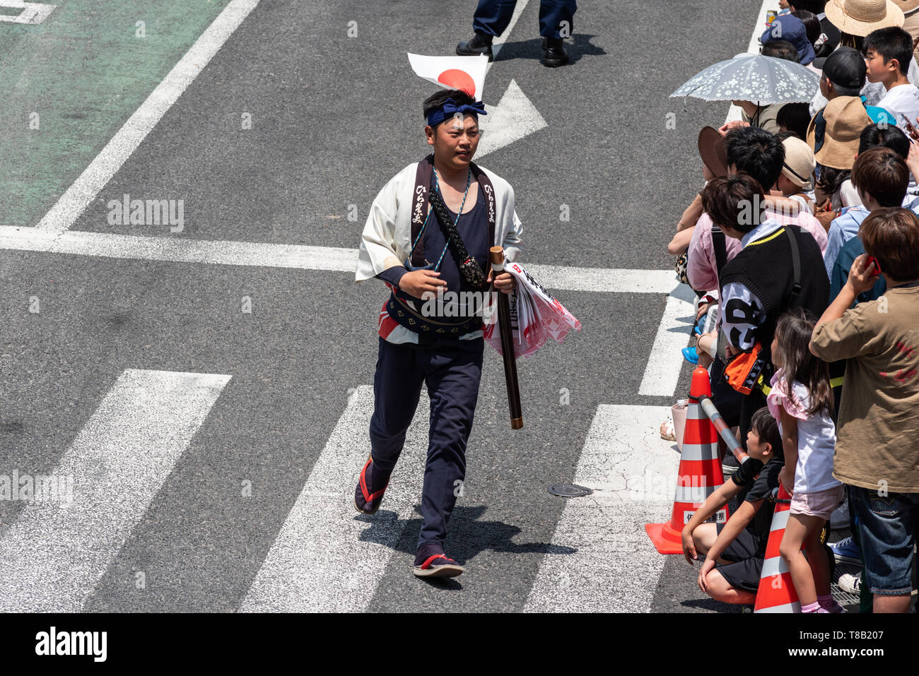 Volks, Japan - 5. Mai, 2019: Die Menschen in traditionellen Kostümen Parade durch die Straße während einer Parade neue imperiale Ära zu feiern sind Iwa' Stockfoto