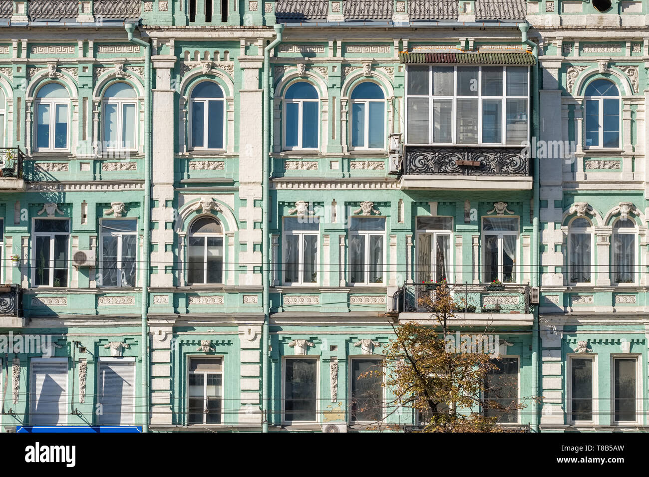 Altbau Fassade im Zentrum der historischen Altstadt von Kiew, Ukraine. Stockfoto