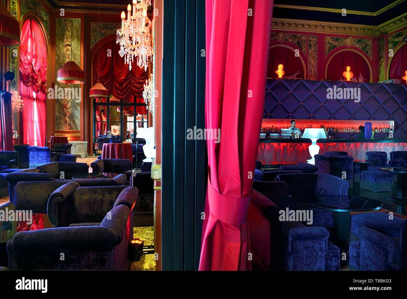 Frankreich, Calvados, Pays d'Auge, Deauville, Casino Barriere de Deauville, einer der Bars Stockfoto