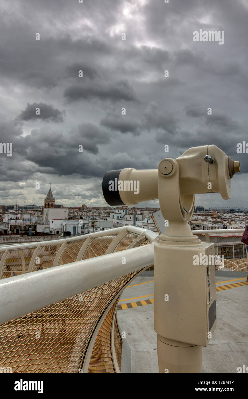 Ansicht von der Oberseite der Raum Metropol Parasol, etas de Sevilla', eine große Struktur in La Encarnacion Platz, Sevilla, Spanien, wo ein haben Stockfoto
