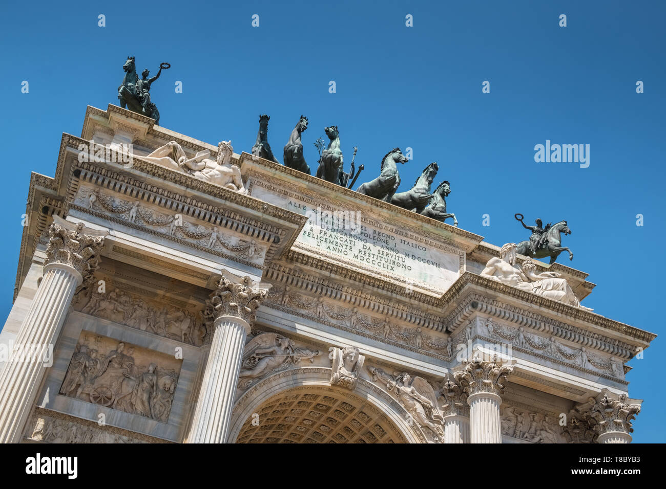 Arco della Pace (Arch), Piazza Sempione, Mailand, Italien, ein Triumphbogen und einer von Mailands ältesten Stadttore. Stockfoto