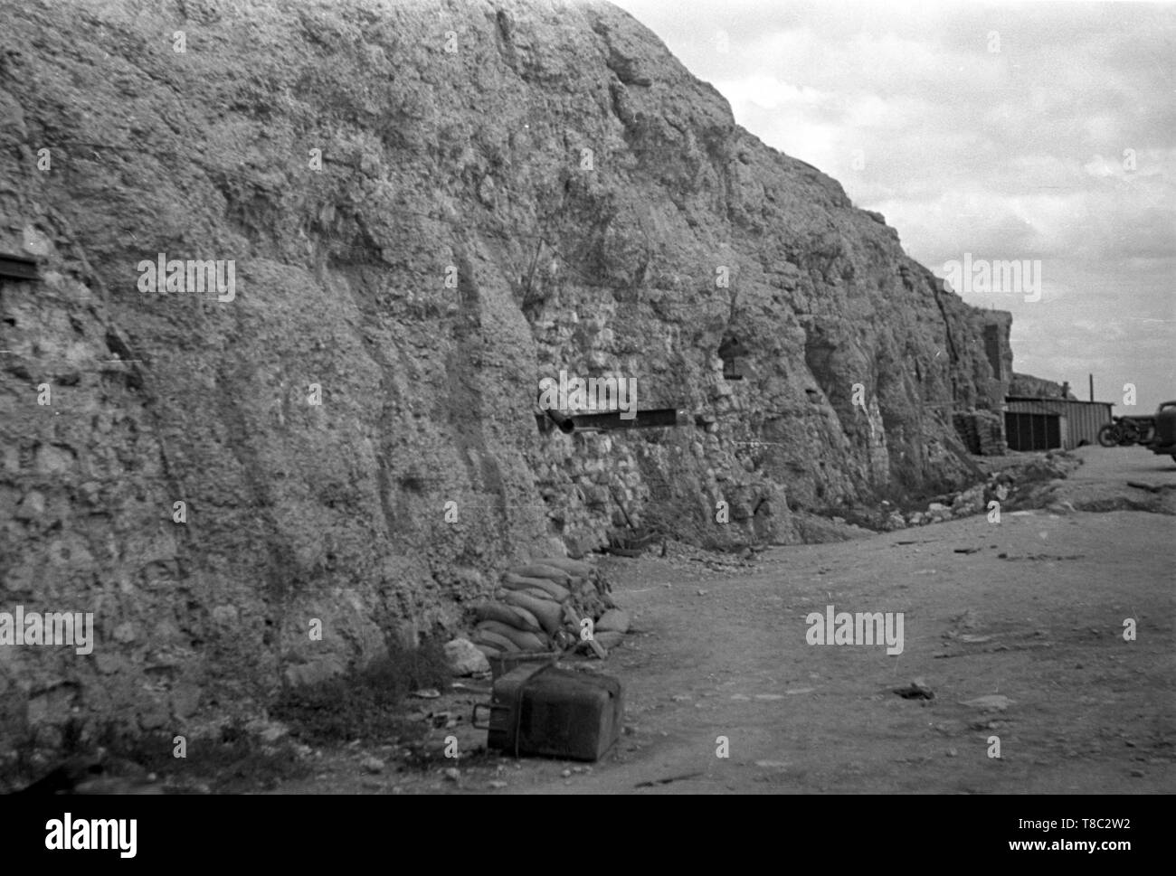 2. Weltkrieg in Europa - Bunker im Gebrauch der deutschen Wehrmacht // 2. Weltkrieg in Europa - Bunker von der Germay Armee/Wehrmacht/Heer verwendet Stockfoto