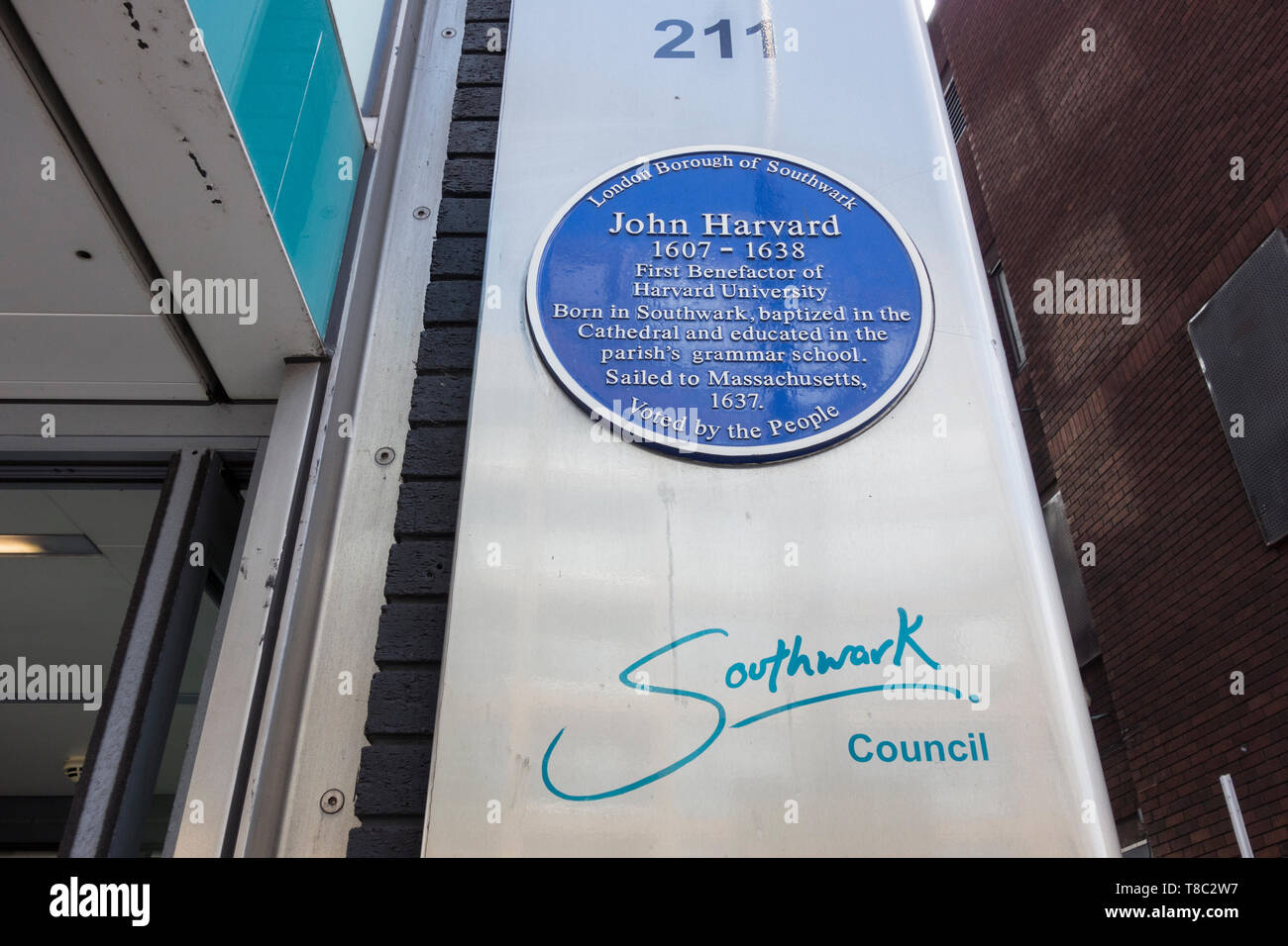 Blaue Plakette, John Harvard, John Harvard Library auf Borough High Street, Southwark, London, UK Stockfoto