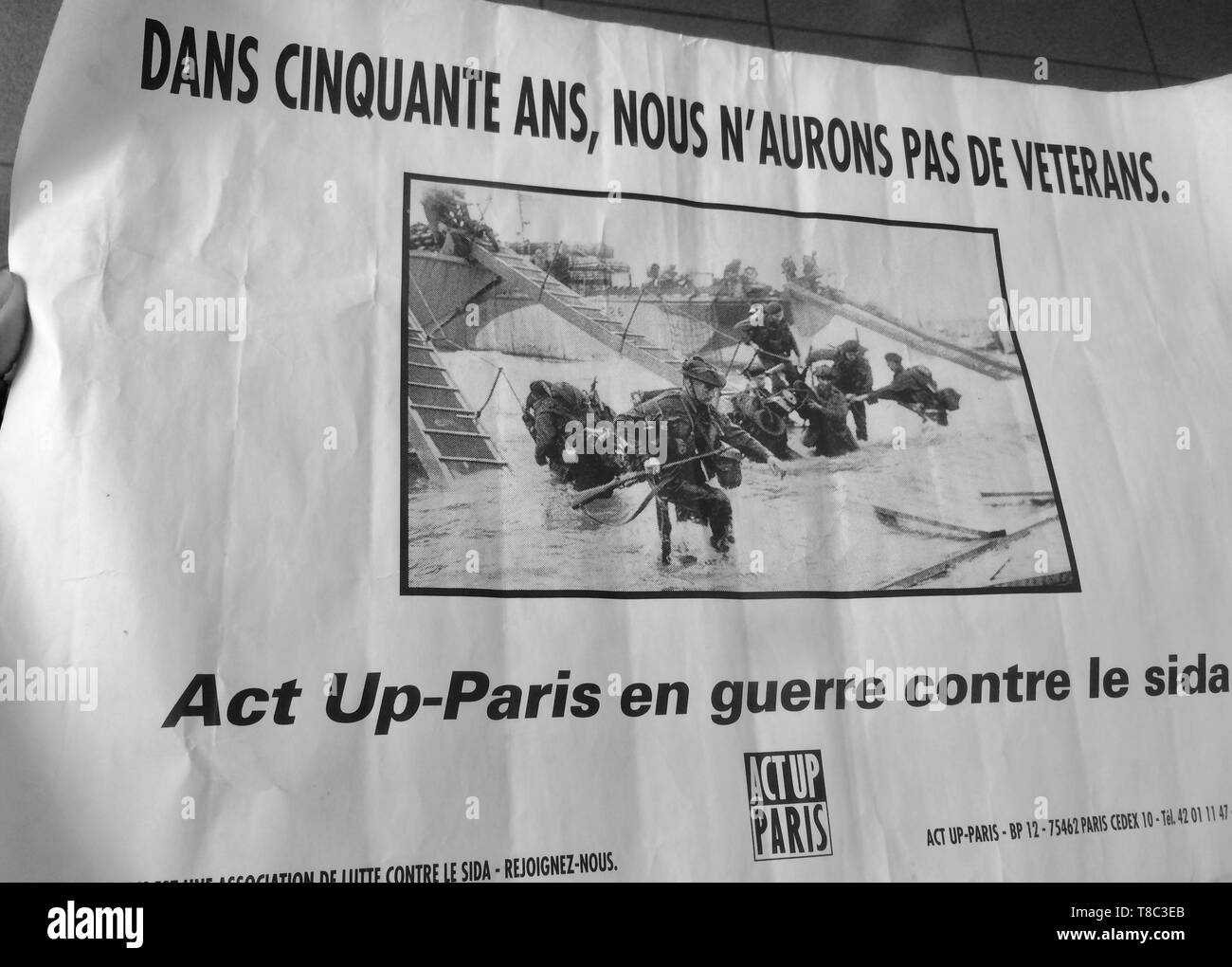 Paris, Frankreich, Act up Paris, Association AIDS, Activism, Vintage Poster mit Slogan, Protestkunst, Act up Plakatkunst, Hilfsmittel Prävention Poster Stockfoto