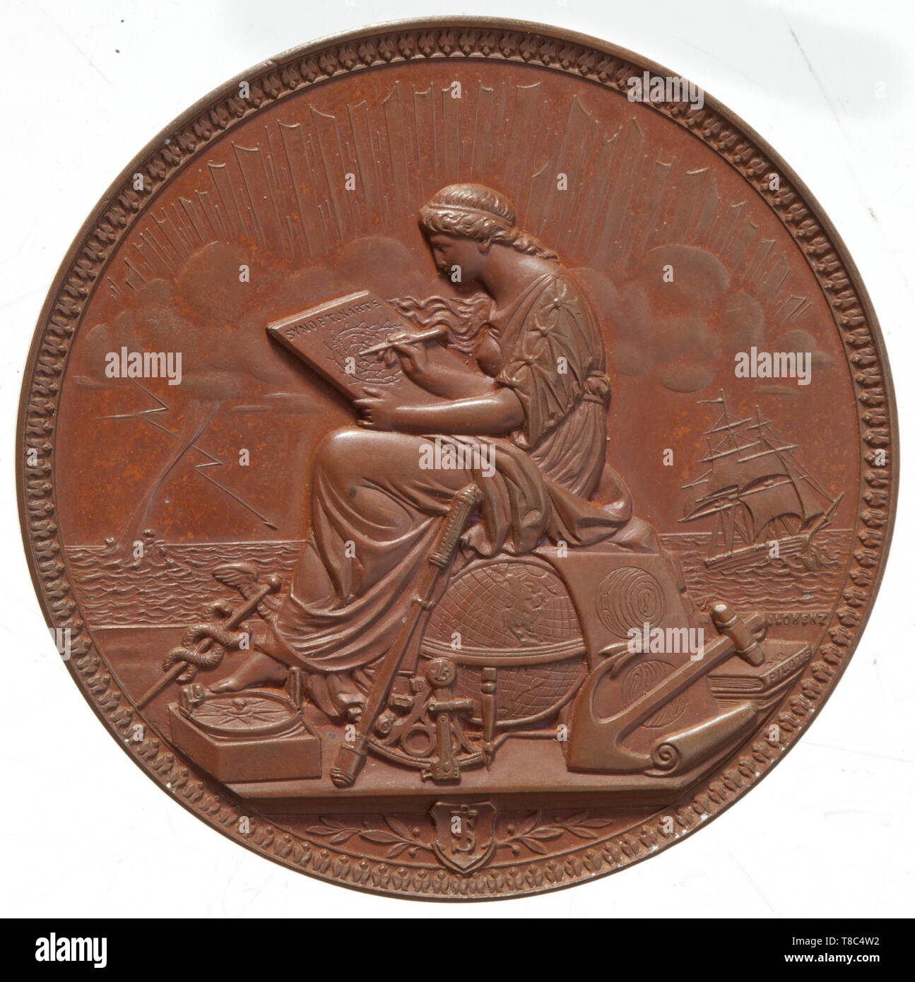 Eine Bronzemedaille German Hydrographic office und Zertifikat für Kapitän Dietrich H. Brummer. Am 1. Dezember 1909 ausgezeichnet. Bronze, Durchmesser 5,7 cm mit einer Darstellung des Amtes und die umliegenden Inschrift (tr)' von der German Hydrographic office ihr Personal auf See. Am Tag seiner Eröffnung im September 1881', die Unterschrift des Künstlers "J. gespendet Lorenz, F. Hamburg". Zurück mit einem Bild der (tr) "Auf See". Im entsprechenden Fall. Einschließlich Zertifikat, gerahmten Ca. 55 x 48 cm. Das Zertifikat "Kaiserliche Marine - German Hydrographic office" mit der Regisseurin, Additional-Rights - Clearance-Info - Not-Available Stockfoto