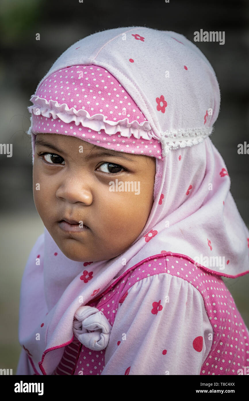 Porträt der jungen Javanischen muslimischen Mädchen, Java, Indonesien Stockfoto