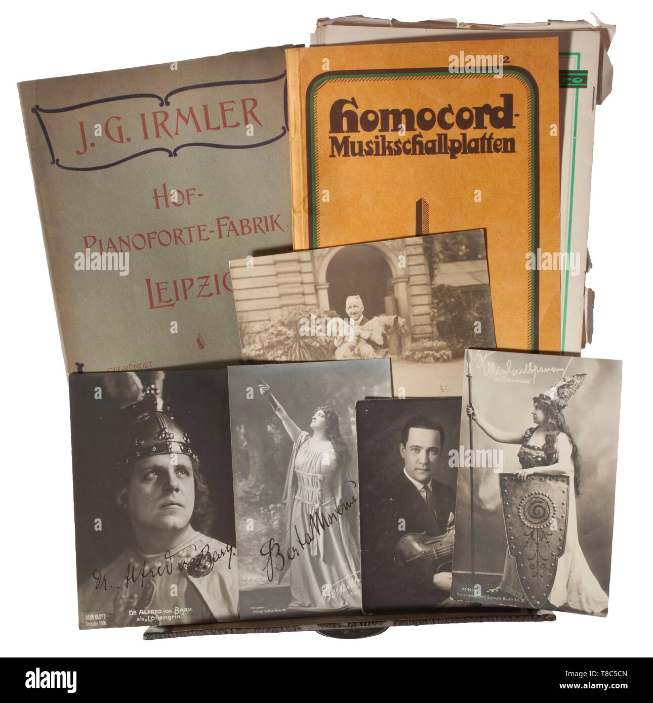 Anny Winter Ein Grosses Feld Von Privaten Hitlers Flach Am Prinzregentenplatz 16 Mit Dokumenten Vorwiegend Dating Von 1929 1933 Die Box Aus Holz Und Karton 40 X 67 X 28