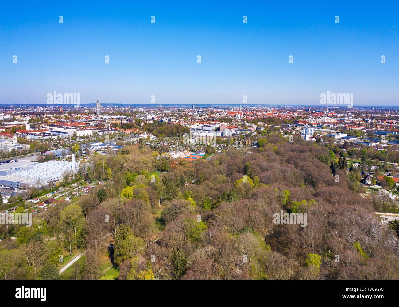 Wald Siebentischwald mit Blick über Augsburg, Drone, Schwaben, Bayern, Deutschland Stockfoto