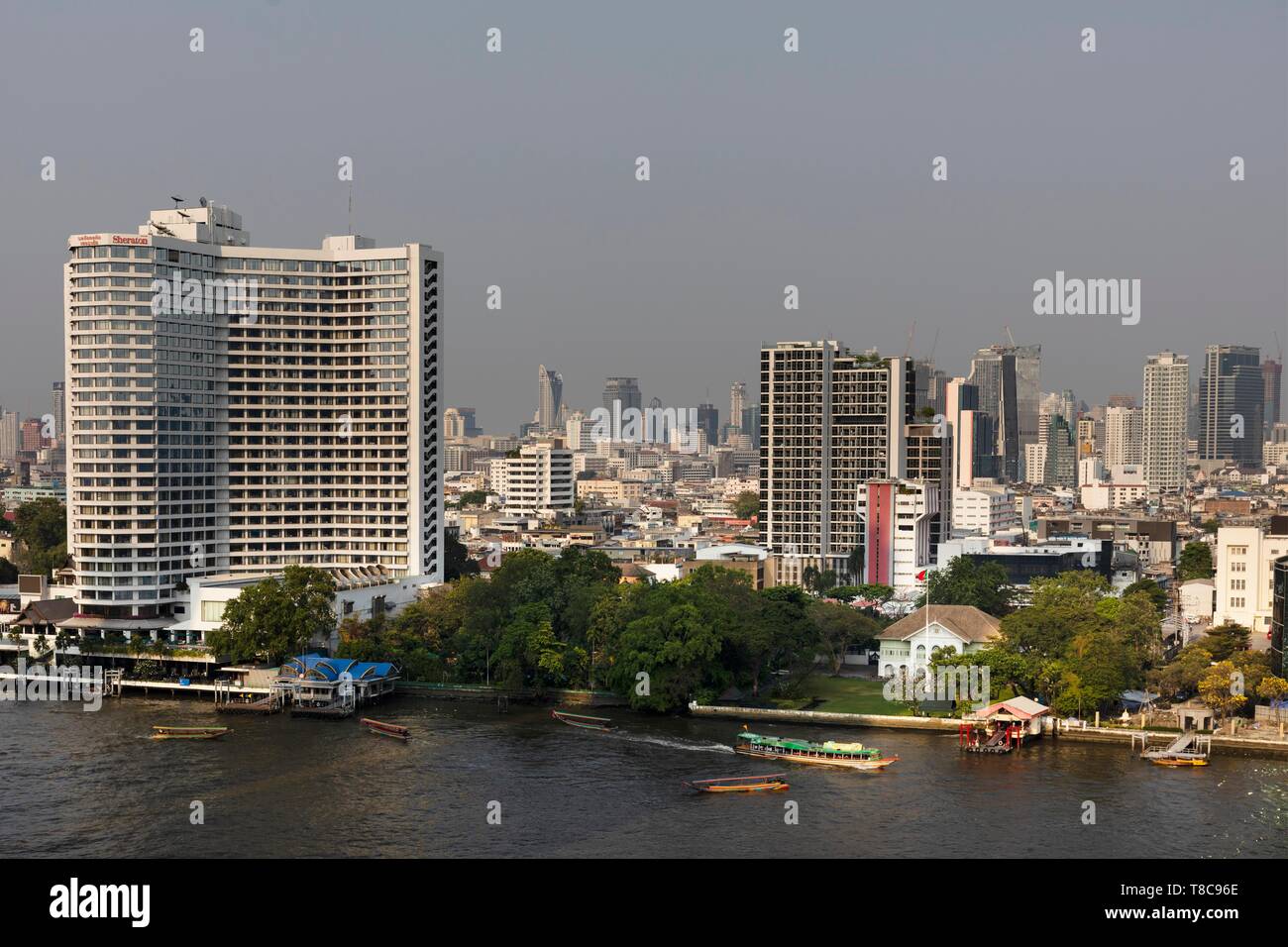 Panoramablick vom Symbol Siam, Skyline, Sheraton Hotel am Mae Nam Chao Phraya, Bang Rak District, Bangkok, Thailand Stockfoto
