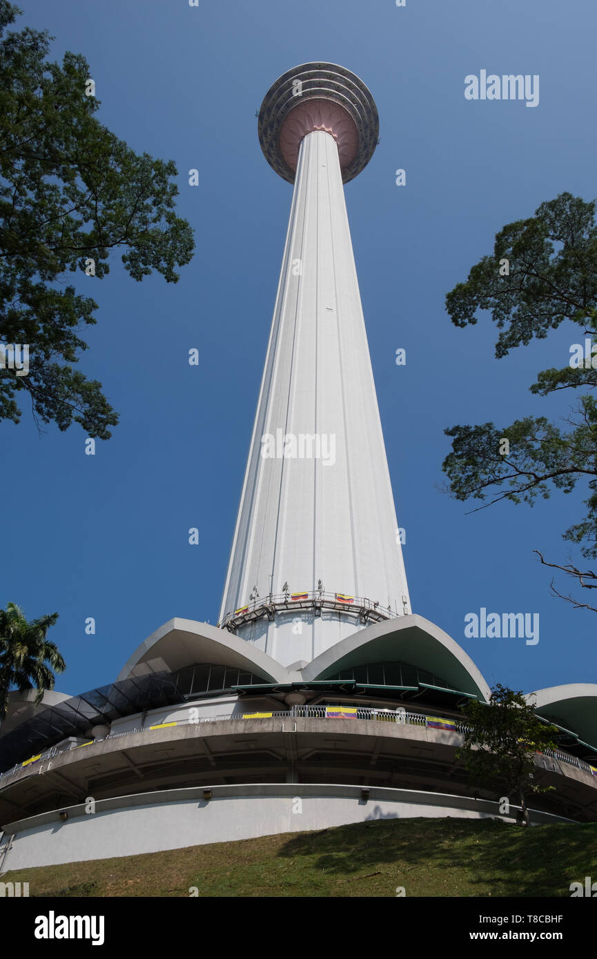 Low Angle View von Kuala Lumpur Tower, Kuala Lumpur, Malaysia Stockfoto