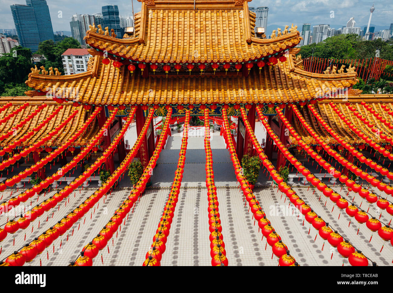 Thean Hou Tempel mit Laternen für das Chinesische Neue Jahr, Kuala Lumpur, Malaysia eingerichtet Stockfoto