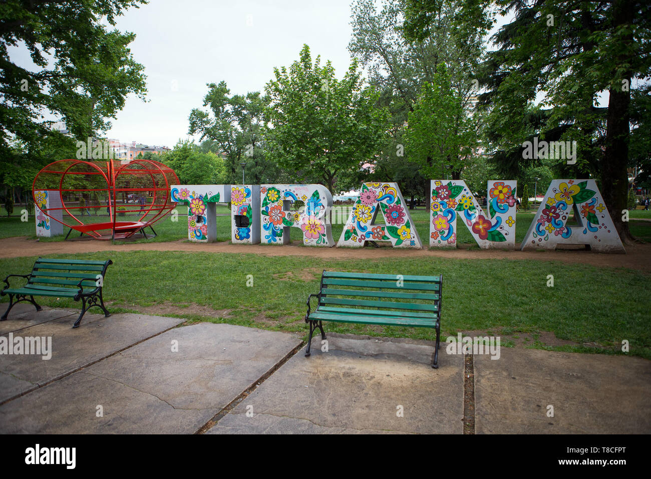 "Ich liebe es, Tirana' Zeichen Skulptur in Tirana, der Hauptstadt von Albanien Stockfoto