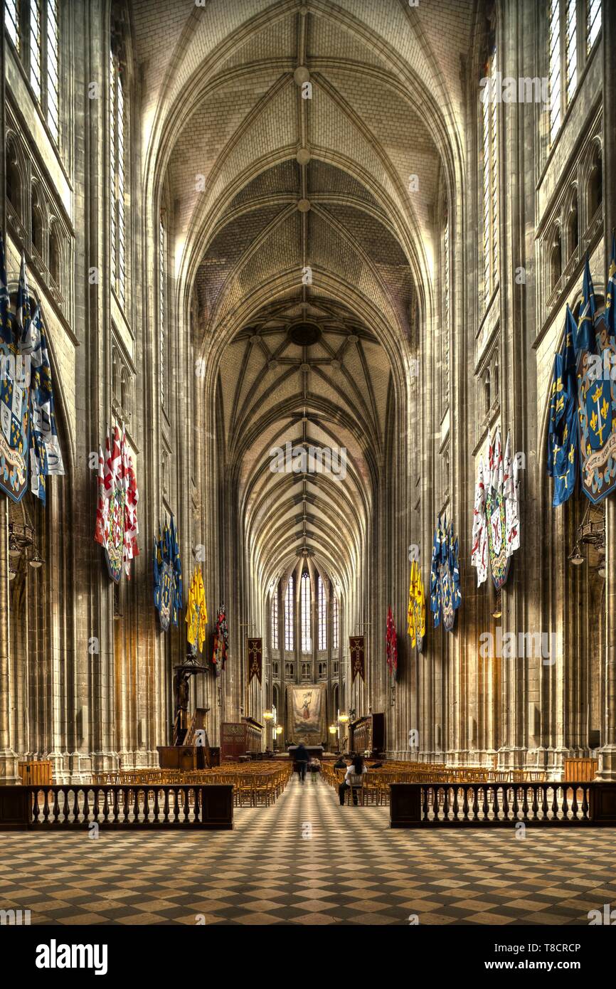 Kathedrale SainteCroix d'Orléans ist das religiöse Zentrum des Bistums