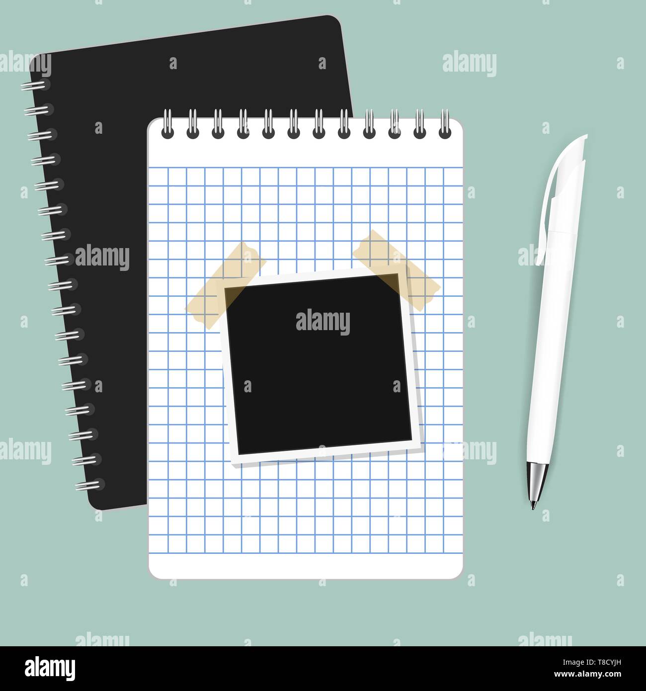 Notebook mit Foto und Bleistift auf grünem Hintergrund Stock Vektor