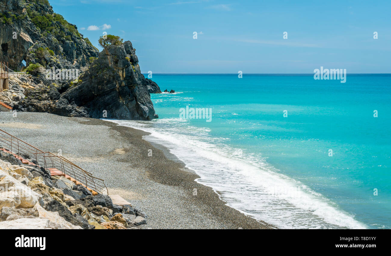 Spiaggia del Troncone, in der Nähe von Camerota Cilento, Kampanien, Süditalien. Stockfoto