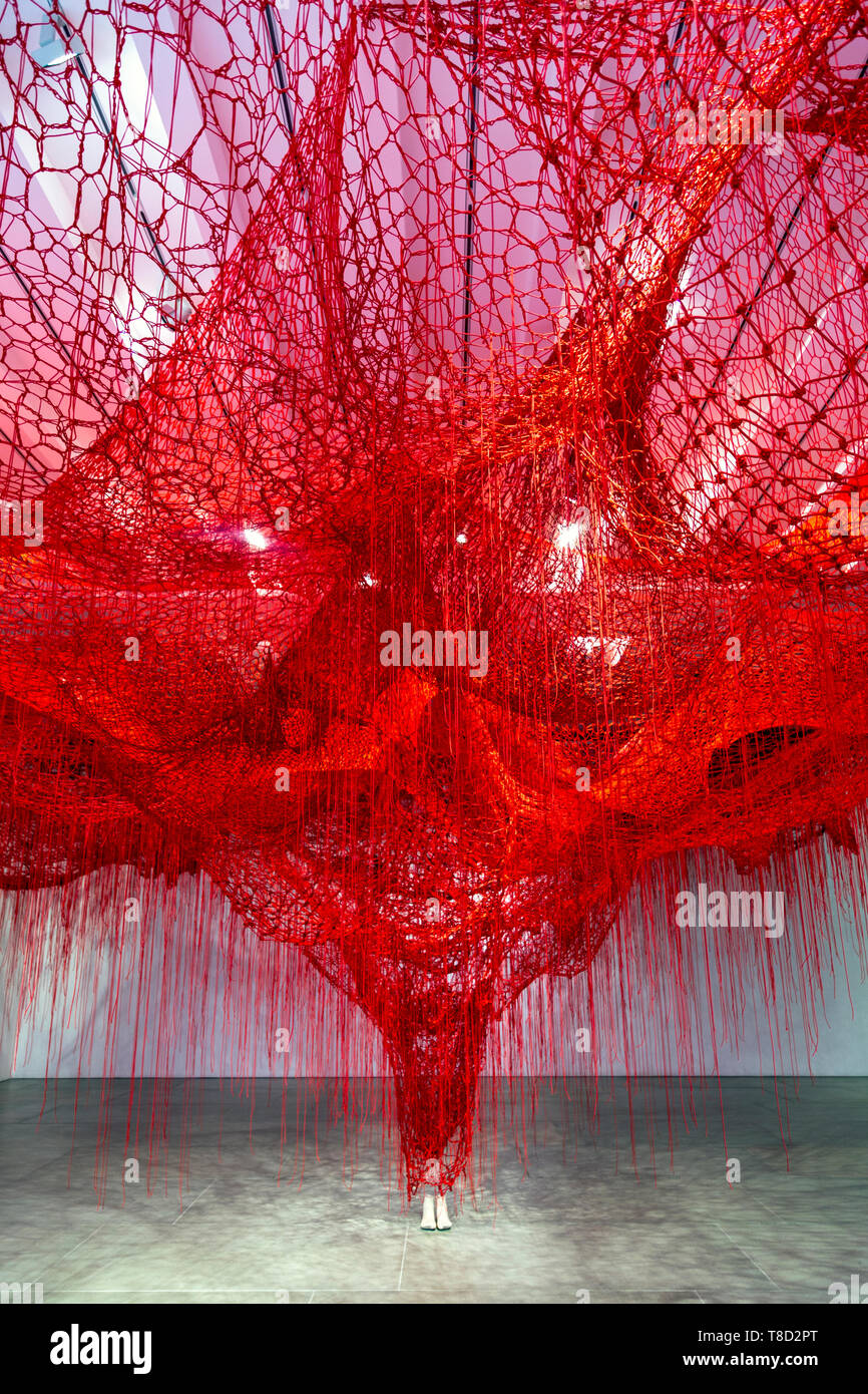 Dezember 2018 - Chiharu Shiota Ausstellung bin irgendwo e Else' in Blain Südlichen, London, UK Stockfoto