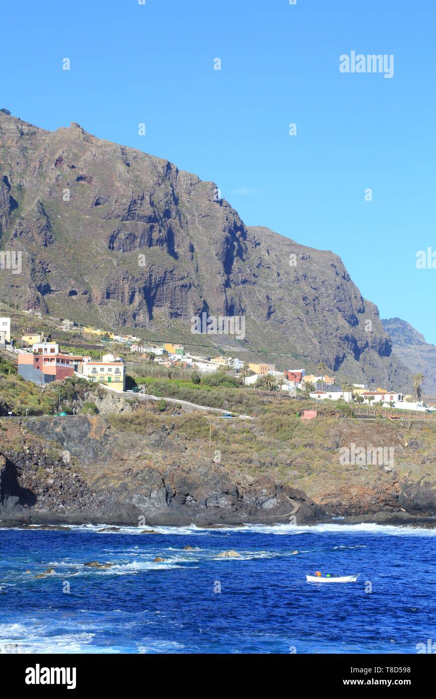 Spanien, Kanarische Inseln, Teneriffa, Provinz Santa Cruz de Tenerife, San Pedro de Daute von Garachico gesehen Stockfoto