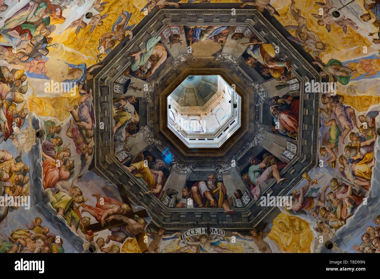 Italien, Toskana, Florenz, die historische Altstadt als Weltkulturerbe von der UNESCO, der Piazza del Duomo, Kathedrale von Santa Maria Del Fiore, im Innern der Kuppel Stockfoto