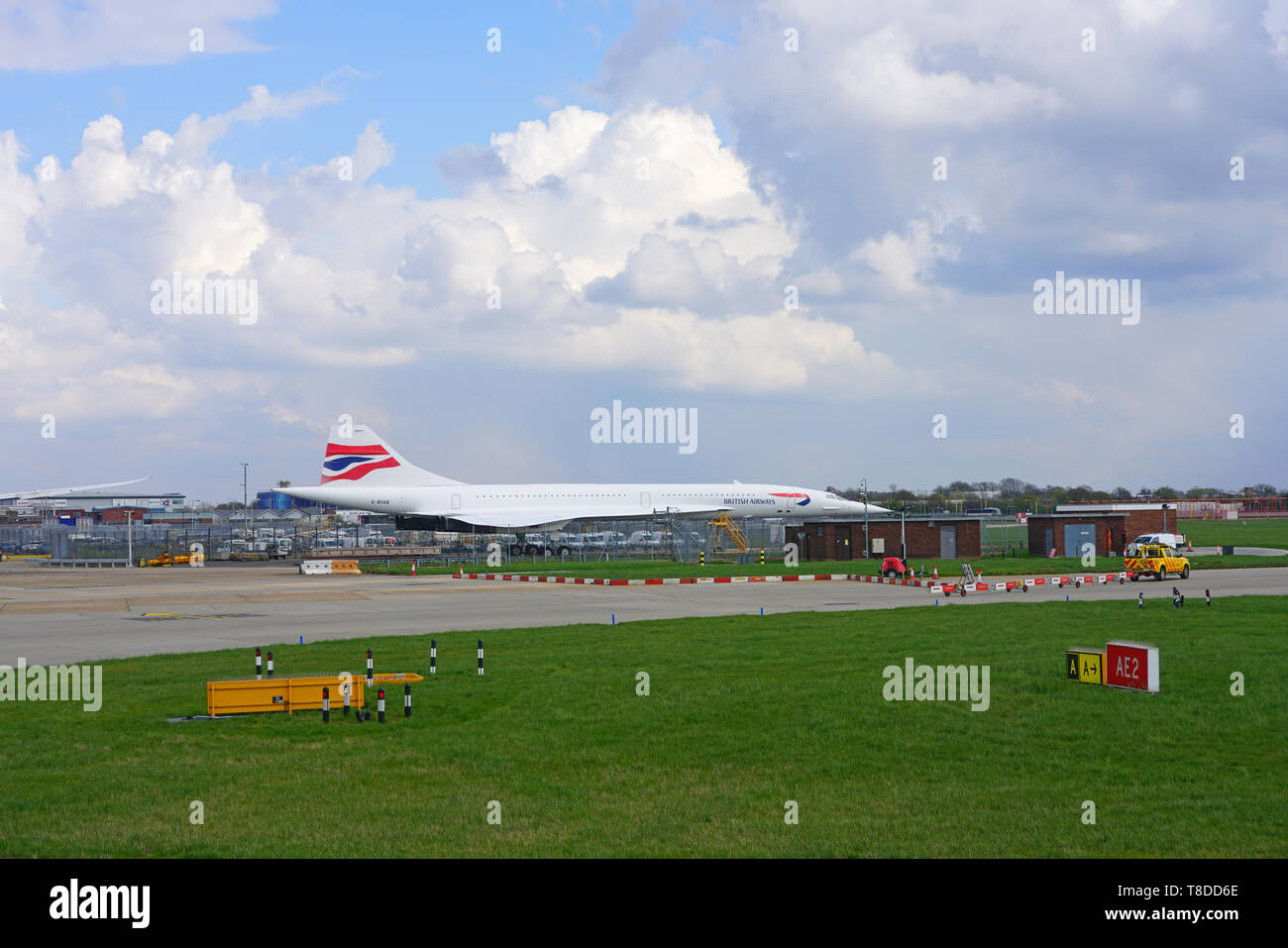 HEATHROW, ENGLAND-3 APR 2019 - ein pensionierter Überschalljet Concorde Flugzeug von British Airways (BA) ist in der ständigen Ausstellung im London Heathrow Int Stockfoto