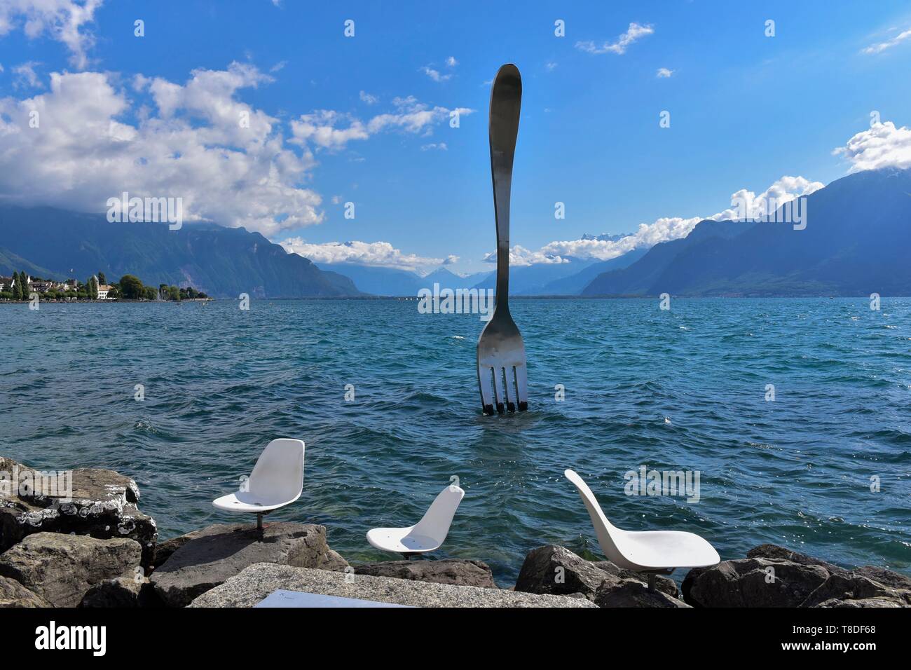 Schweiz, Kanton Waadt, Vevey, auf dem See, Quai Perdonnet, Skulptur Gabel Jean Pierre Zaugg Stockfoto