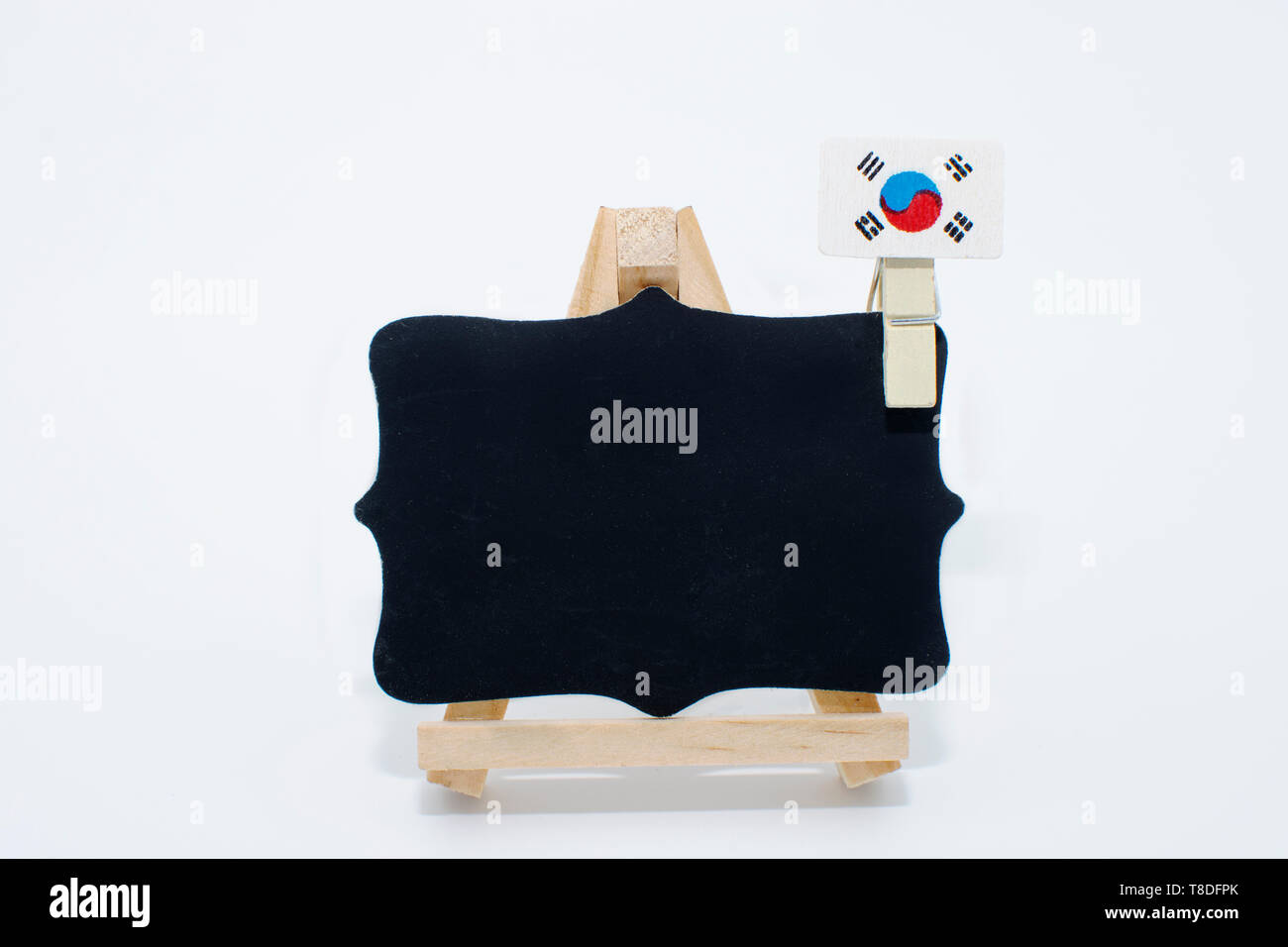 Schule blackboard Zeichen Nachrichten auf weißem Hintergrund zu schreiben. wieder in die Schule und Sprachen lernen. Sprachen sprechen Stockfoto