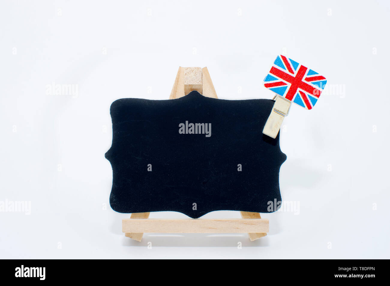 Schule blackboard Zeichen Nachrichten auf weißem Hintergrund zu schreiben. wieder in die Schule und Sprachen lernen. Sprachen sprechen Stockfoto