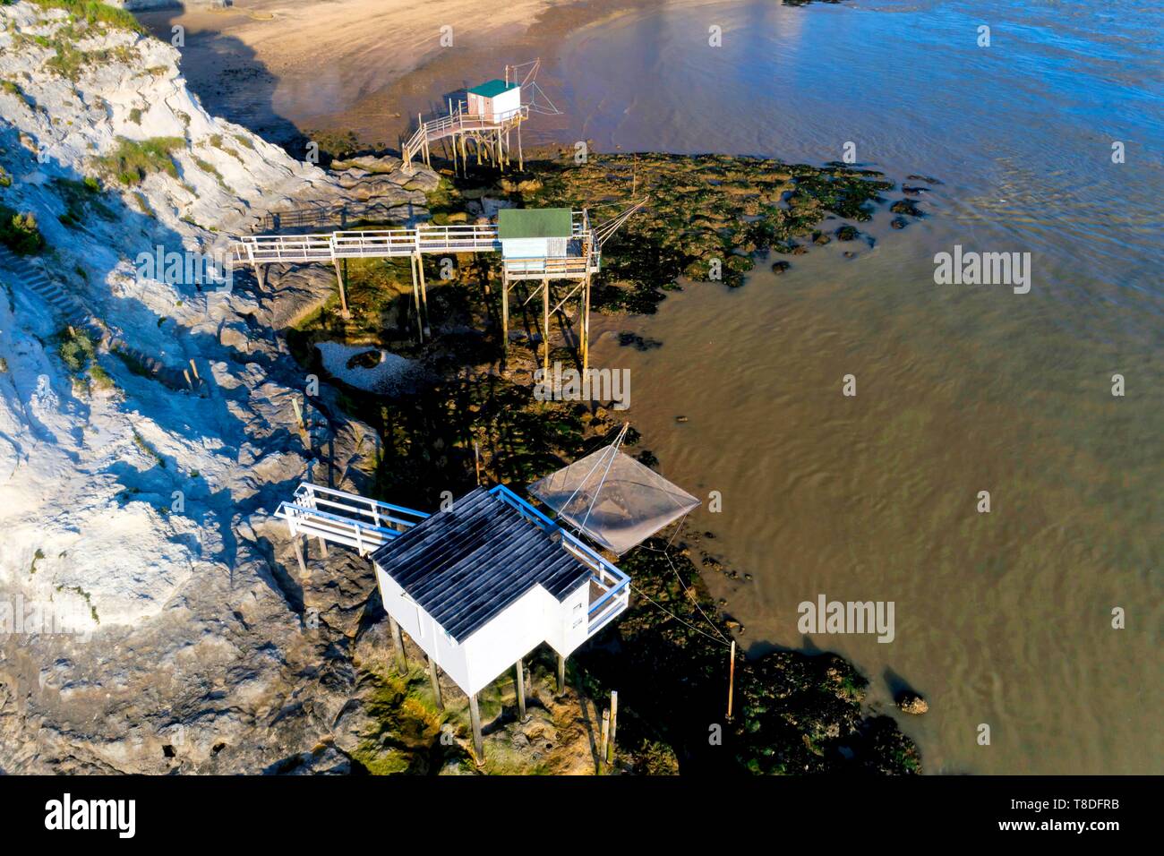 Frankreich, Poitou-Charentes, Saintonge, Côte de Beauté, Mündung der Gironde, Meschers-sur-Gironde, Klippen und Höhlen Wohnungen (Luftbild) (Luftbild) Stockfoto