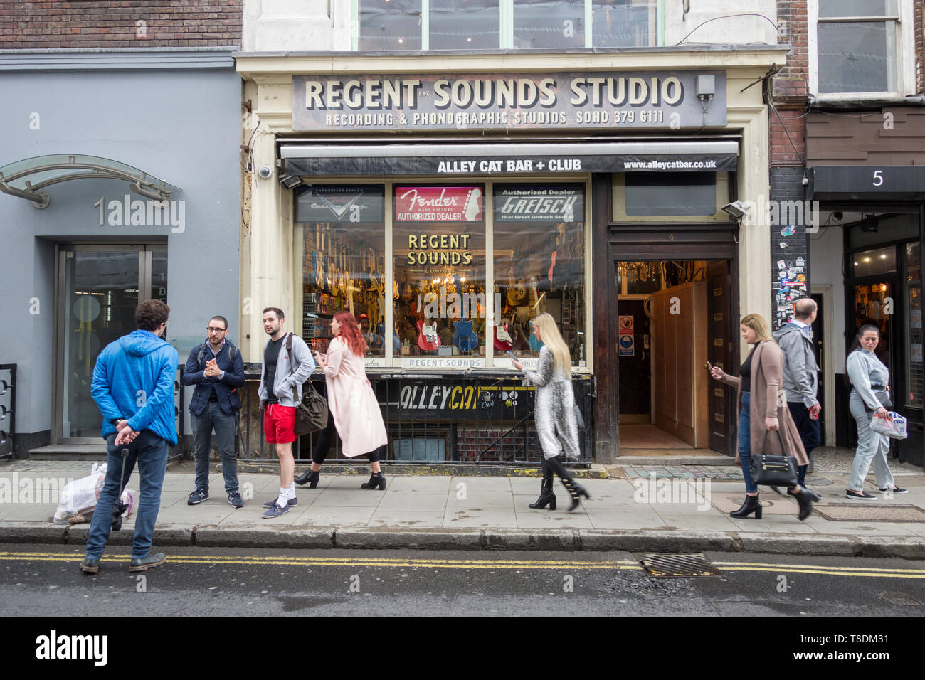 Regent Sounds on Denmark Street, alias Tin Pan Alley, London, England, Großbritannien Stockfoto