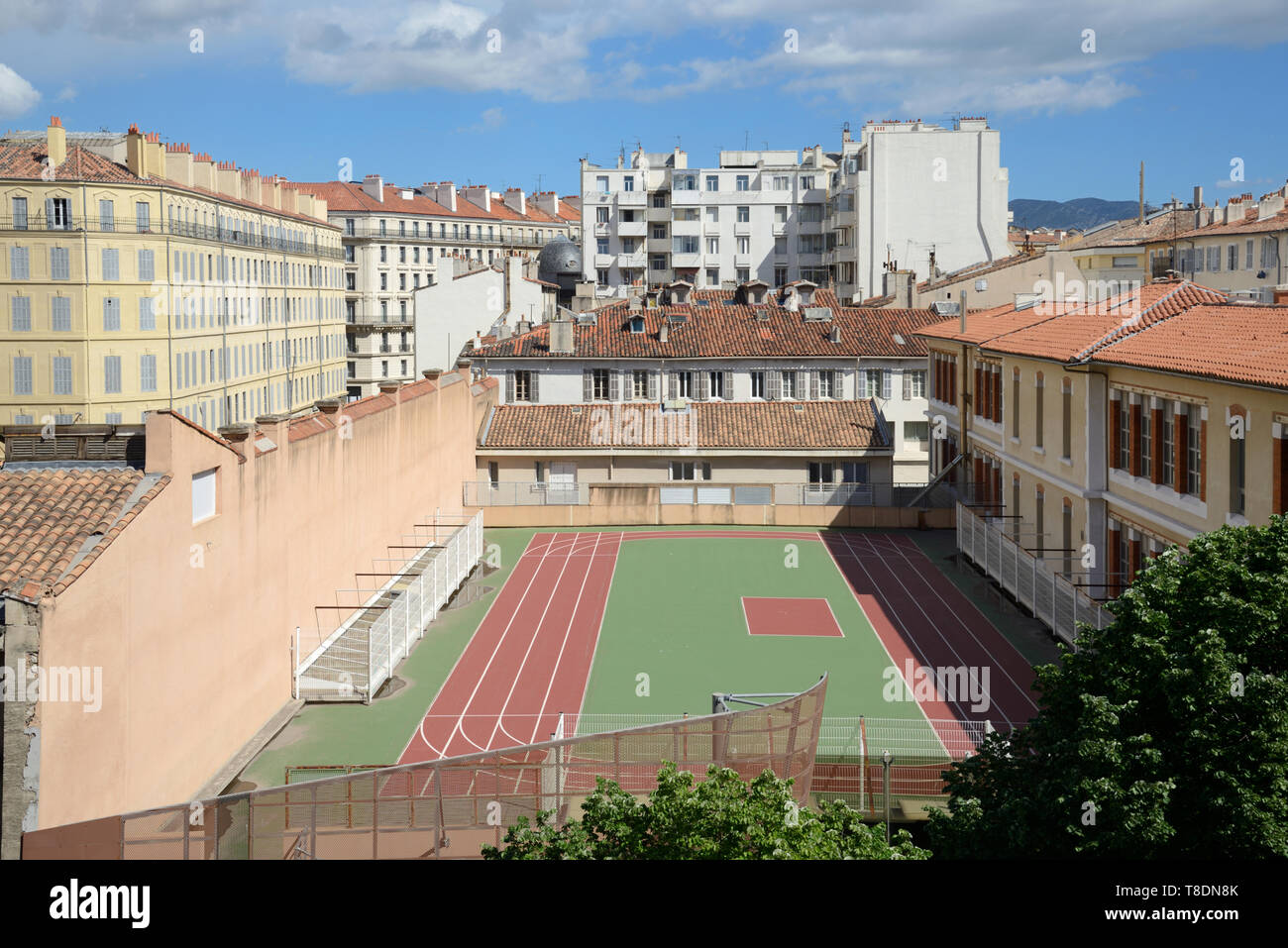 Städtische oder auf dem Dach All-Weather Laufstrecke Marseille Frankreich Stockfoto