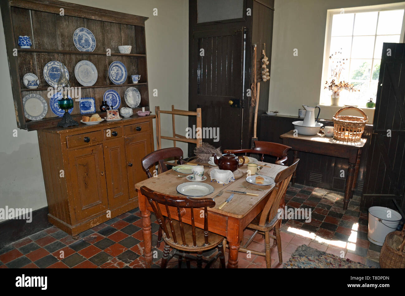 Küche im Bauernhaus bei Milton Keynes Museum, Wolverton, Buckinghamshire, England, Großbritannien Stockfoto