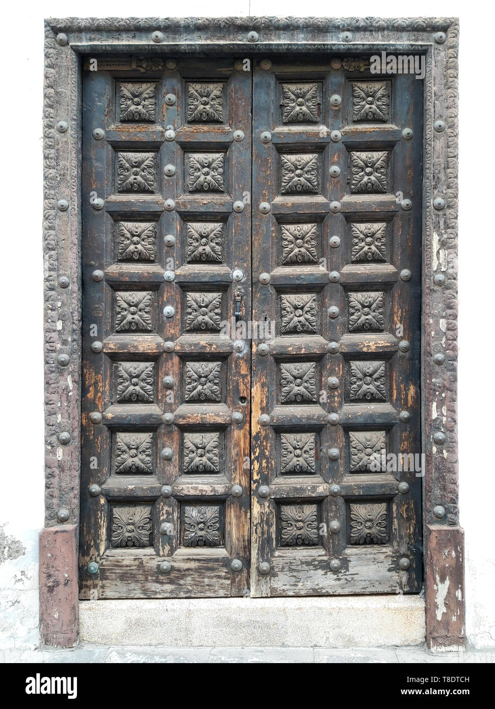 Alte Holztür, dekoriert und verzierten Tür Stockfoto