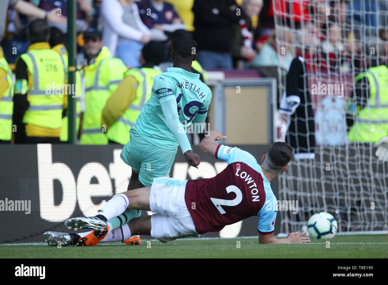 Edward Nketiah von Arsenal kerben Ihre dritte Ziel während der Premier League Match zwischen Burnley und Arsenal im Turf Moor, Burnley am Sonntag, den 12. Mai 2019. (Credit: Mark Fletcher | MI Nachrichten) nur die redaktionelle Nutzung, eine Lizenz für die gewerbliche Nutzung erforderlich. Keine Verwendung in Wetten, Spiele oder einer einzelnen Verein/Liga/player Publikationen. Foto darf nur für Zeitung und/oder Zeitschrift redaktionelle Zwecke verwendet werden. Stockfoto